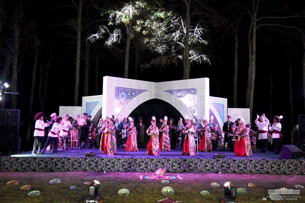 В Термезе состоялась церемония открытия Международного фестиваля искусства бахши. 